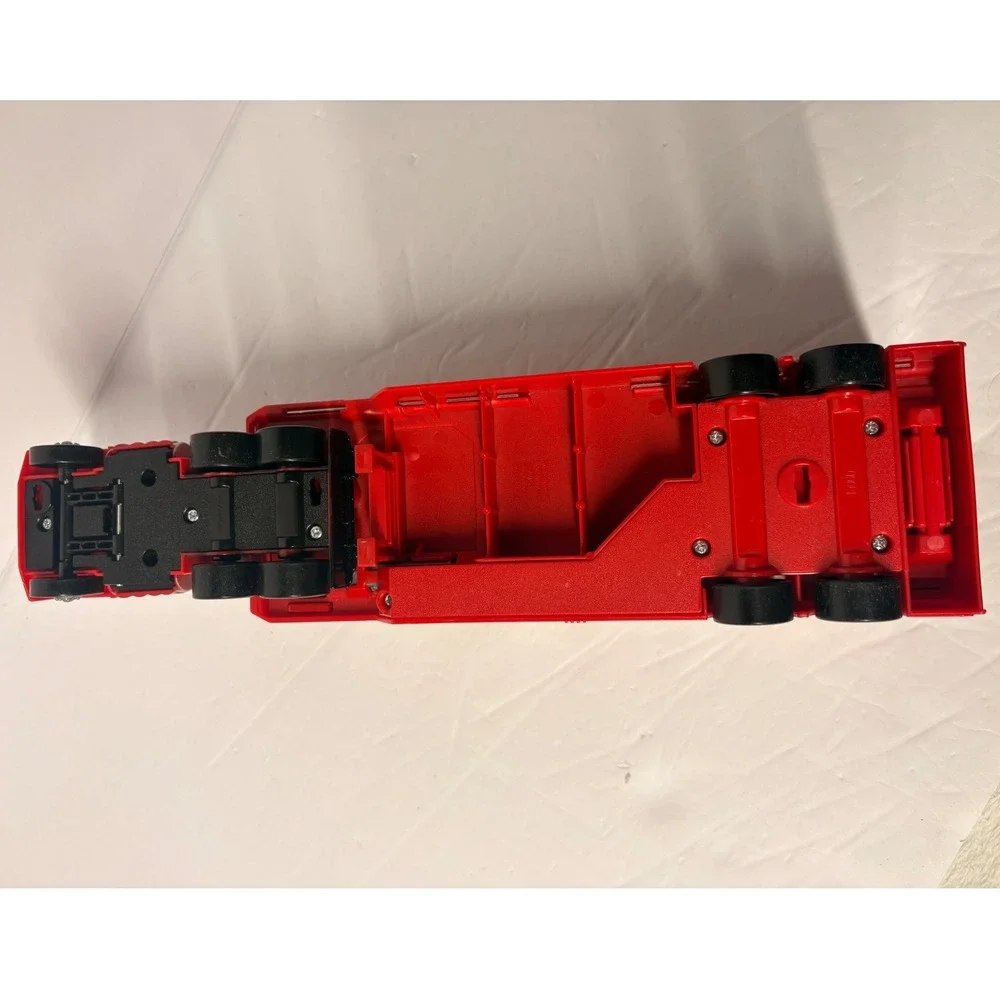 2015 Mattel Disney Pixar Cars Wheel Action Drivers Mack Transforming Playset